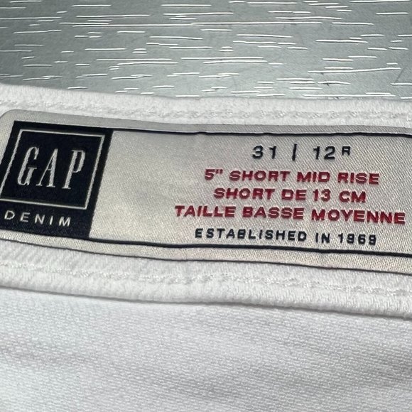 🌸4/$50🌸 NWOT Gap 5" Mid Rise Denim Shorts with Washwell - Picture 11 of 16